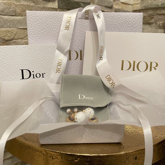 Rare Dior Tribales Earrings | White Matte iPod Drops, Logo Chain, Gift Set, New - Picture 2 of 13
